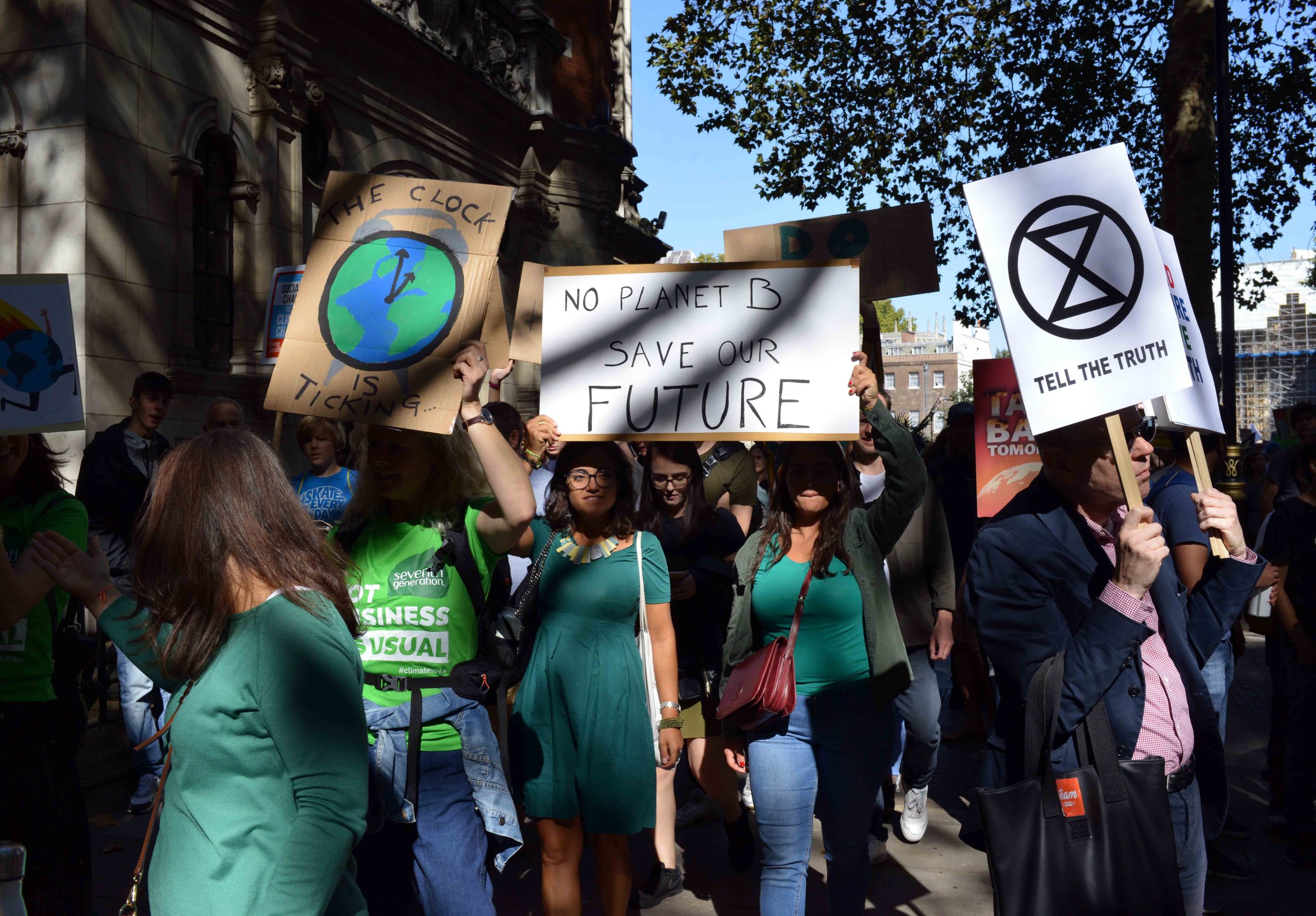 “End of the world, end of the month, same struggle”: class and climate protest in France and the UK